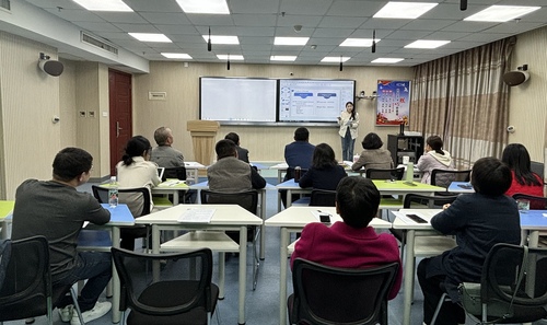 罗国风老师比赛现场