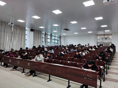 数学竞赛比赛现场(第二场) 数学竞赛比赛现场(第二场)